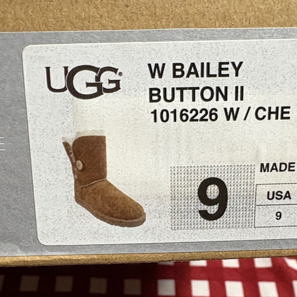 UGG Chestnut Shearling Winter Boots - Picture 4 of 4